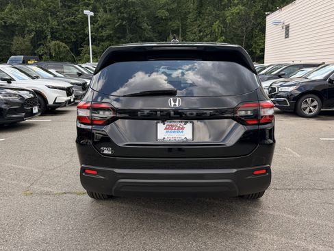 Used 2023 Honda Pilot LX image 6