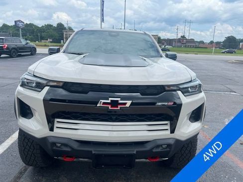 Used 2026 Chevrolet Colorado ZR2 w/ Technology Package AWD/4WD image 2