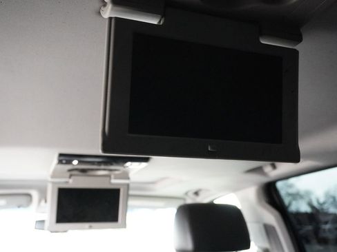 Used 2016 Chevrolet Suburban LTZ image 24