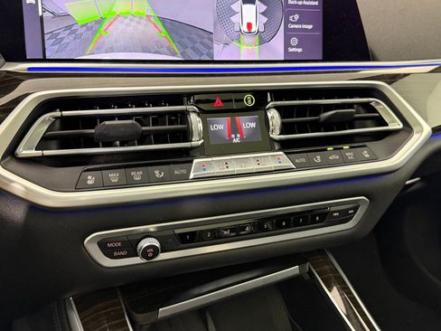 Used 2019 BMW X5 xDrive40i w/ M Sport Package image 25