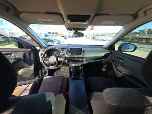 Used 2023 Nissan Rogue SV image 25