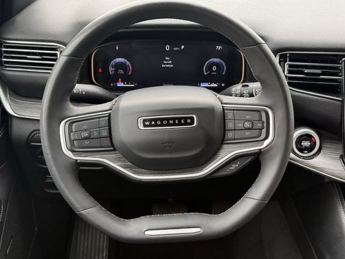 Used 2024 Jeep Wagoneer Series II image 16