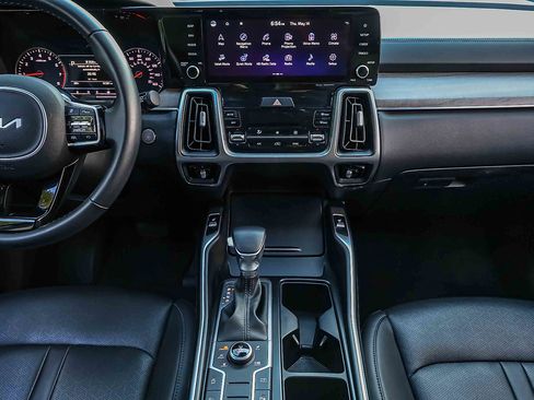 Certified 2023 Kia Sorento S w/ Panoramic Sunroof Package AWD/4WD image 10