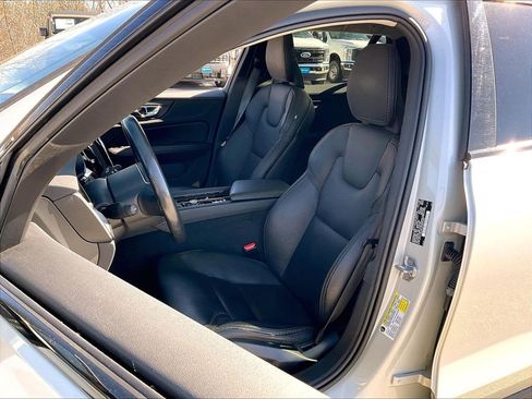 Used 2020 Volvo V60 T5 Cross Country w/ Protection Package image 9