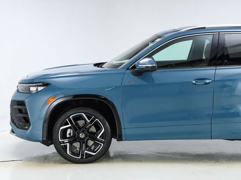 New 2026 Volkswagen Tiguan SEL R-Line AWD/4WD image 3