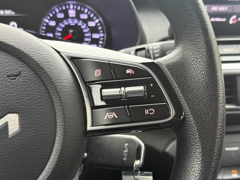 Used 2023 Kia Forte LXS w/ LXS Technology Package FWD image 18