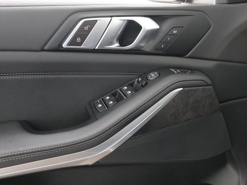Used 2024 BMW X5 xDrive40i w/ Parking Assistance Package AWD/4WD image 24