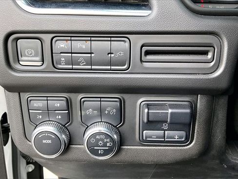 Used 2022 GMC Yukon XL AT4 w/ Max Trailering Package image 15