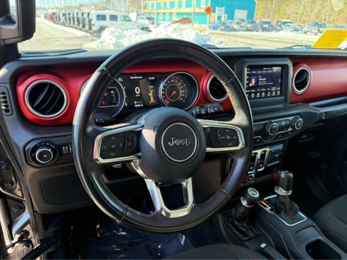 Used 2018 Jeep Wrangler Rubicon w/ Steel Bumper Group image 13