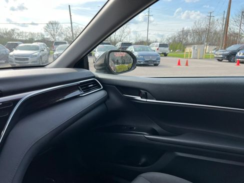 Used 2018 Toyota Camry LE image 19