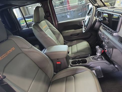New 2026 Jeep Gladiator Mojave AWD/4WD image 10