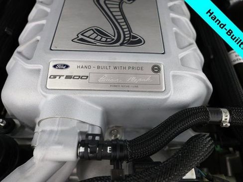 Used 2022 Ford Mustang Shelby GT500 w/ Carbon Fiber Track Pack RWD image 7