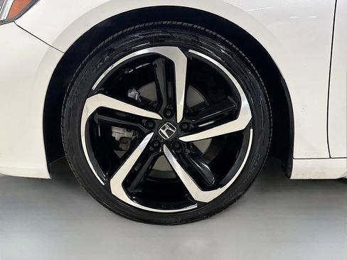 Used 2018 Honda Accord Sport image 34