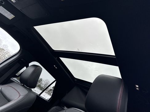 Used 2023 Ford Explorer ST-Line w/ Class IV Trailer Tow Package image 33