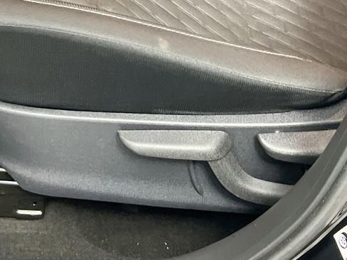 Used 2022 Nissan Kicks S FWD image 15