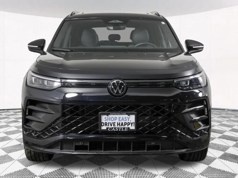 Used 2025 Volkswagen Tiguan SE R-Line AWD/4WD image 10
