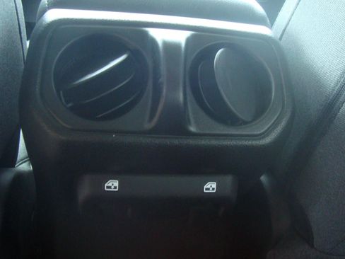 Used 2024 Jeep Wrangler Unlimited AWD/4WD image 17