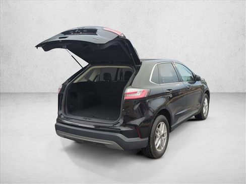 Used 2023 Ford Edge SEL image 5