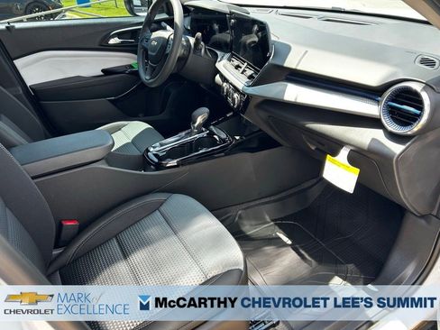 New 2026 Chevrolet Trax LT w/ LPO, Blackout Package FWD image 21