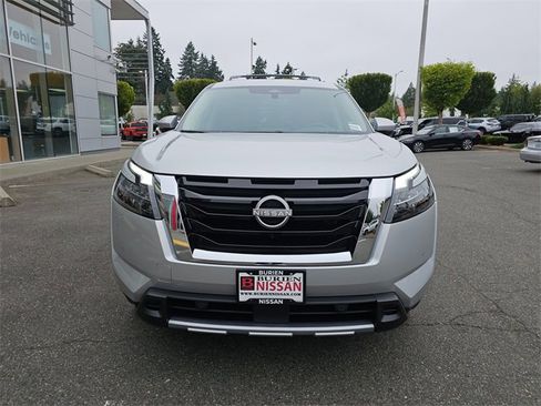 New 2025 Nissan Pathfinder Platinum w/ Cargo Package image 9