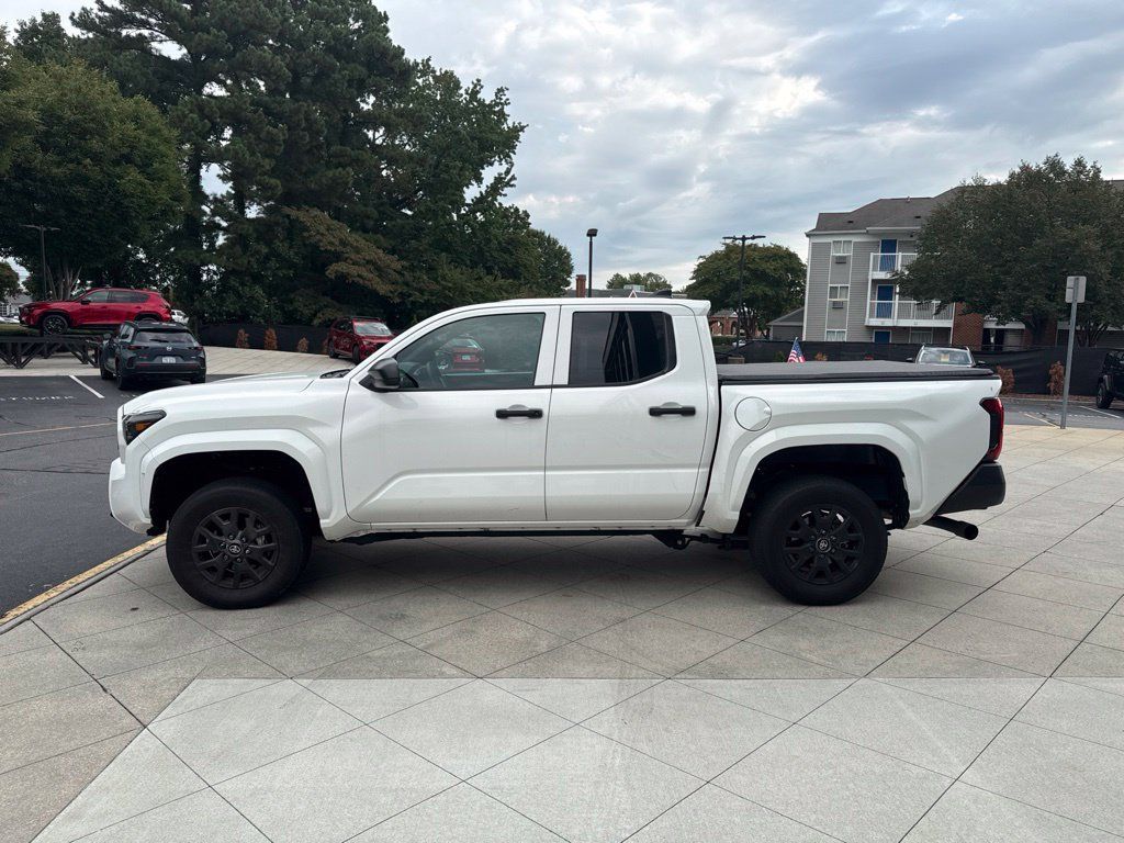 Used 2024 Toyota Tacoma SR w/ SR Upgrade Package AWD/4WD image 4