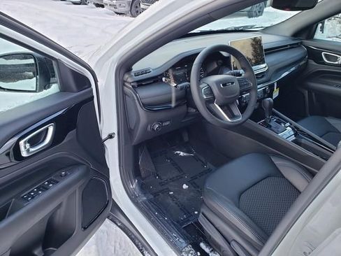 New 2026 Jeep Compass Latitude image 6