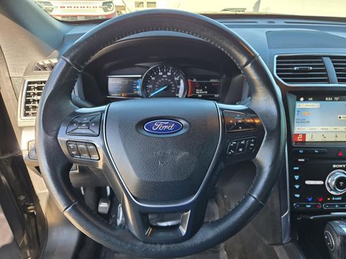 Used 2019 Ford Explorer Limited w/ Class III Trailer Tow Package image 17