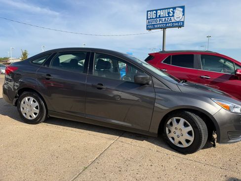 Used 2017 Ford Focus S FWD image 3