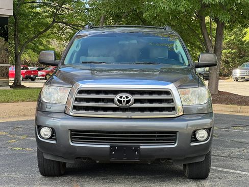 Used 2014 Toyota Sequoia SR5 RWD image 8
