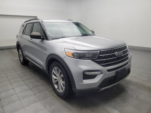 Used 2021 Ford Explorer XLT w/ Equipment Group 202A RWD image 13
