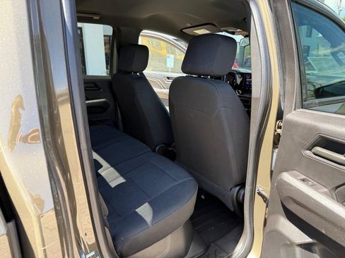 Used 2023 Chevrolet Colorado W/T RWD image 15
