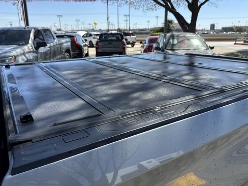 Used 2024 GMC Sierra 1500 AT4X image 11