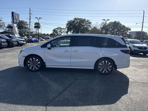 New 2026 Honda Odyssey Elite image 8