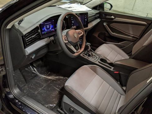 New 2026 Volkswagen Jetta SE image 8