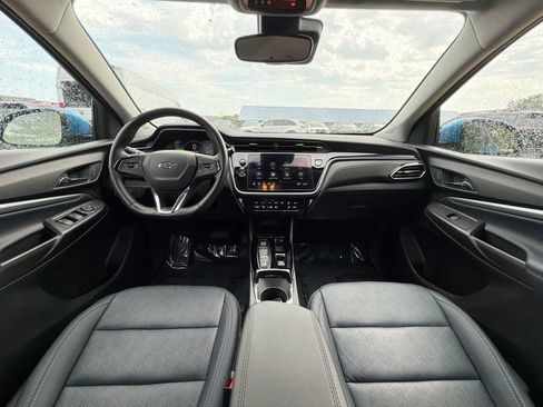 Used 2023 Chevrolet Bolt EUV LT w/ Convenience Package FWD image 12