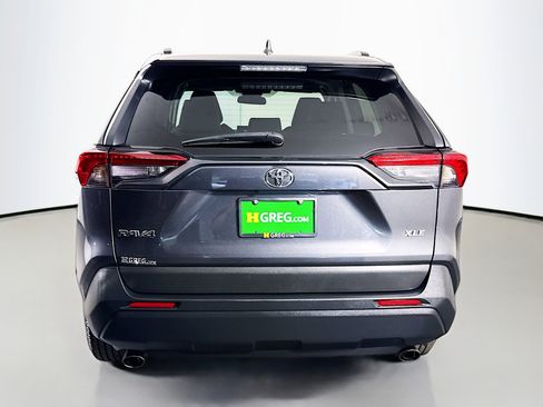 Used 2021 Toyota RAV4 XLE FWD image 8