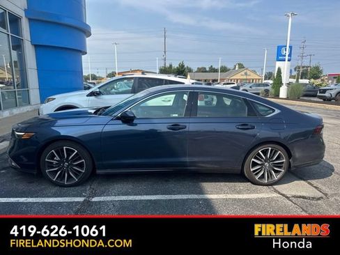 Used 2025 Honda Accord Touring image 1