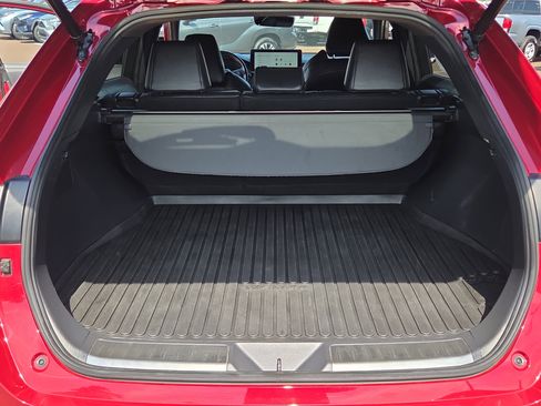 Certified 2023 Toyota Venza XLE image 28