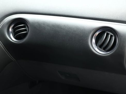 Used 2014 Nissan GT-R Premium image 76