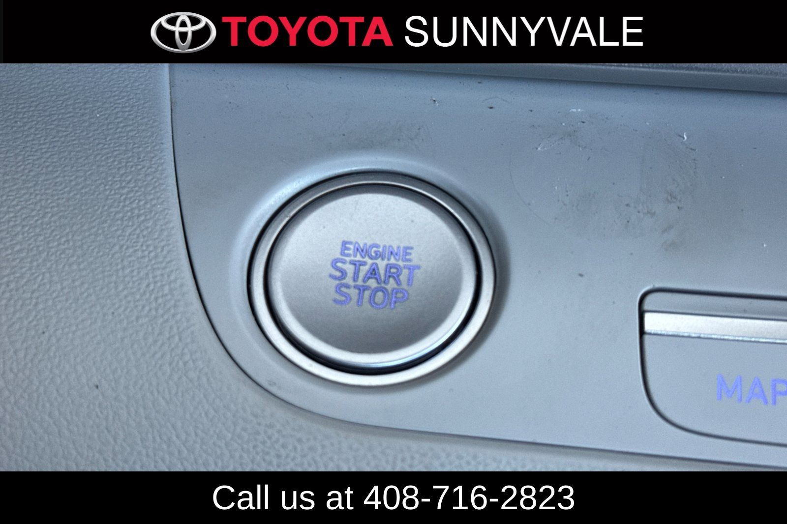 Used 2025 Hyundai Elantra Limited FWD image 26