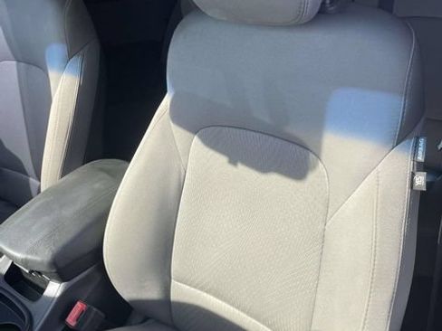 Used 2018 Hyundai Santa Fe Sport w/ 2.4L Value Package 02 FWD image 19