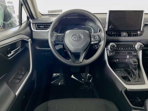 Used 2025 Toyota RAV4 XLE AWD/4WD image 21