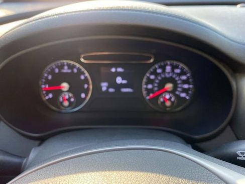 Used 2019 Kia Sorento L image 16