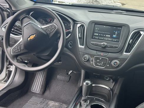 Used 2018 Chevrolet Malibu LT image 15