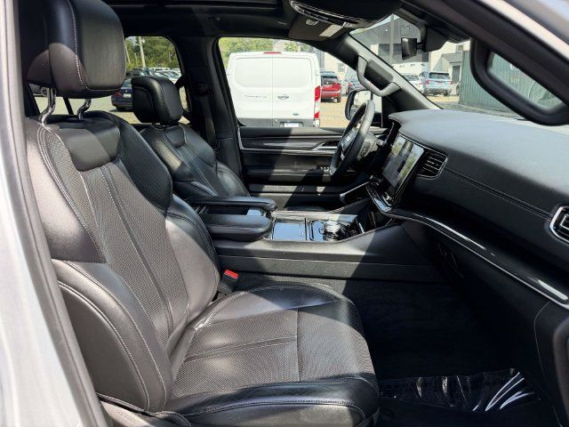 Used 2022 Jeep Wagoneer Series I w/ Convenience Group I AWD/4WD image 12
