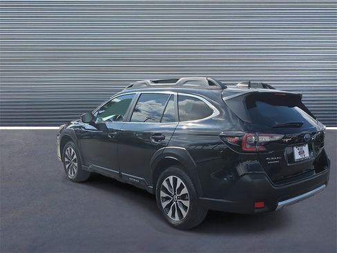 Certified 2023 Subaru Outback Limited image 4