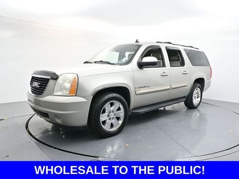 Used 2009 GMC Yukon XL SLT image 3