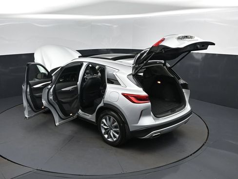 Used 2021 INFINITI QX50 Luxe FWD image 2