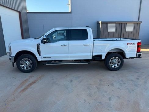 New 2026 Ford F250 Lariat w/ Lariat Premium Package image 4