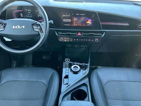 Used 2023 Kia Niro EX FWD image 12